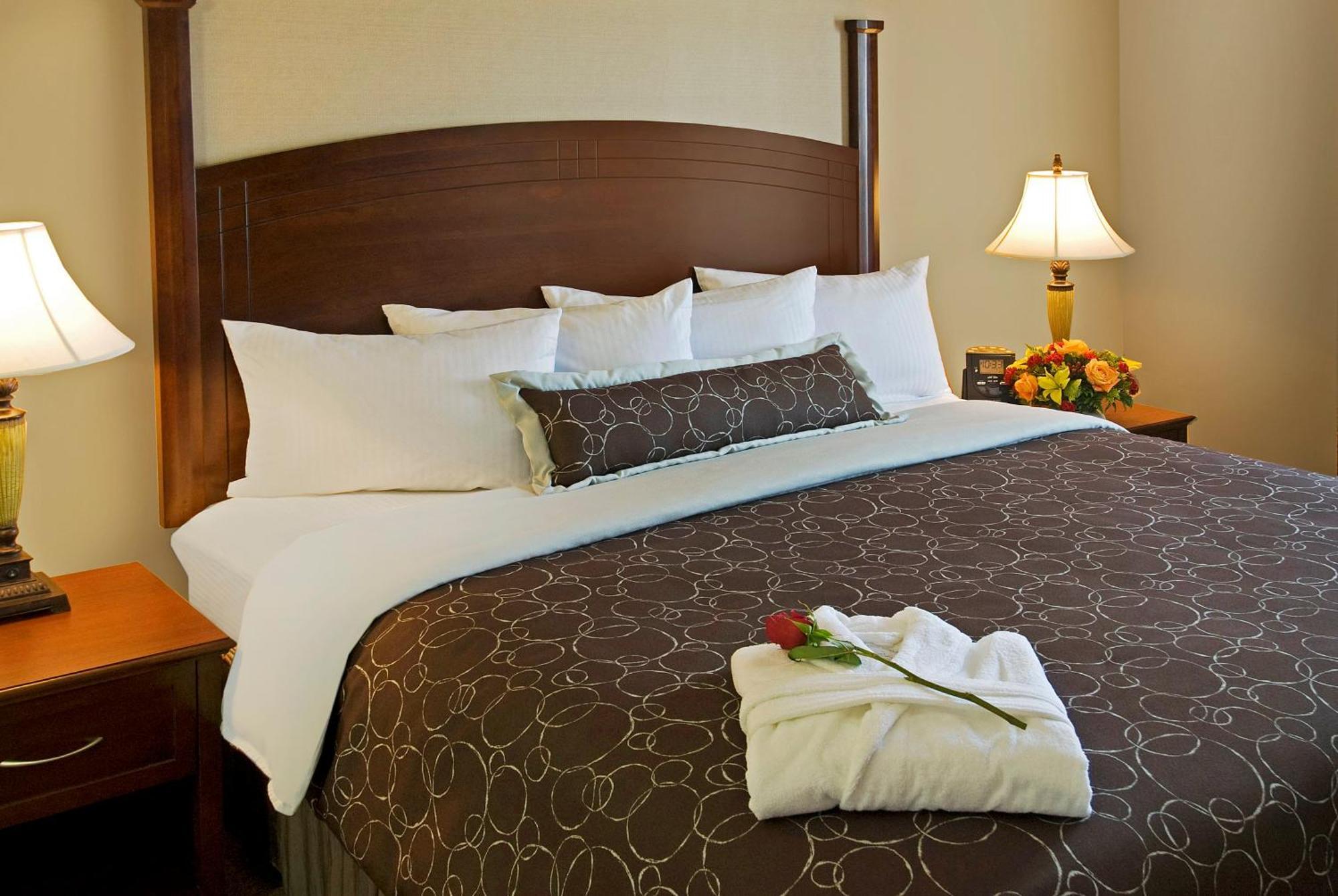 Staybridge Suites Oakville Burlington By Ihg Esterno foto