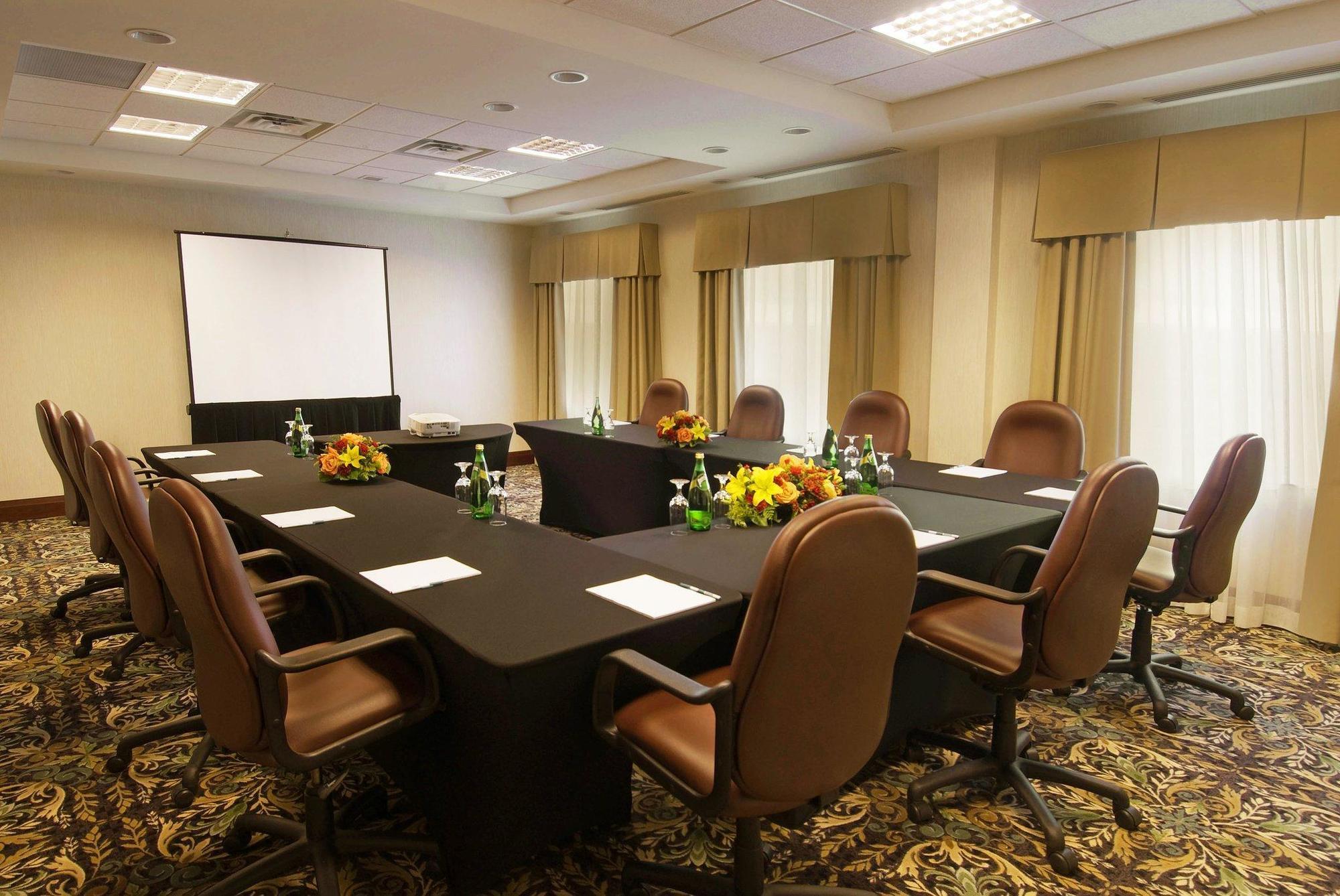 Staybridge Suites Oakville Burlington By Ihg Esterno foto